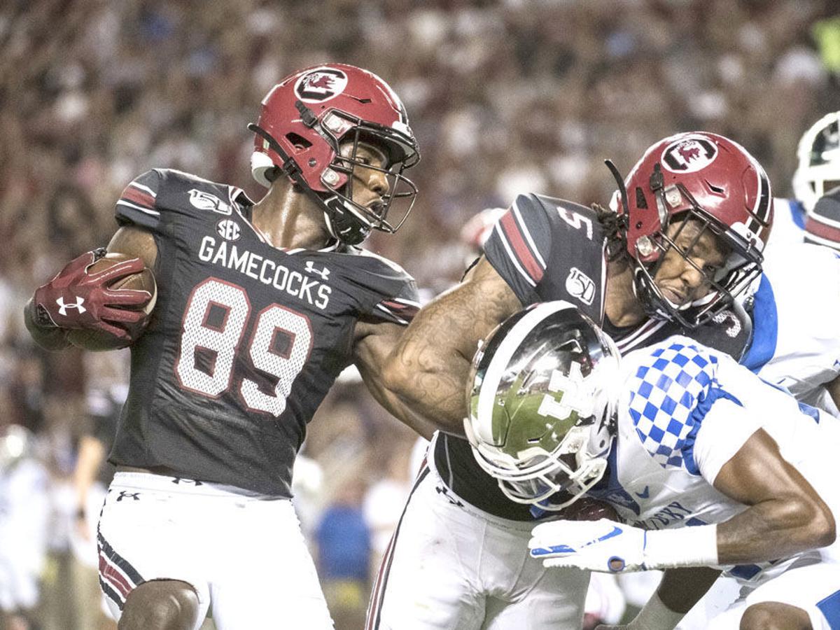 Carolina Football Defense Dowdle Lead South Carolina To 24 7 Win