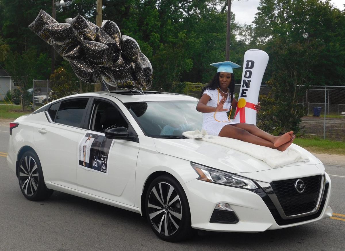 Hkt Grads Get Special Parade Local Thetandd Com Hkt Grads Get Special Parade Local Thetandd Com