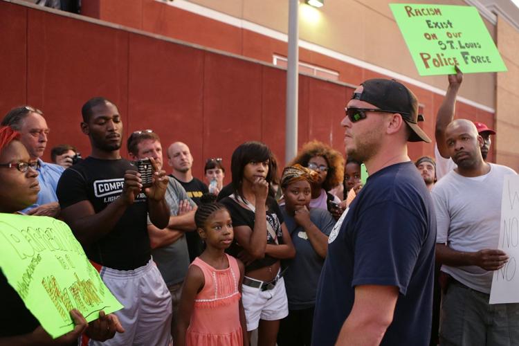 Support rally for Ferguson police officer Darren Wilson