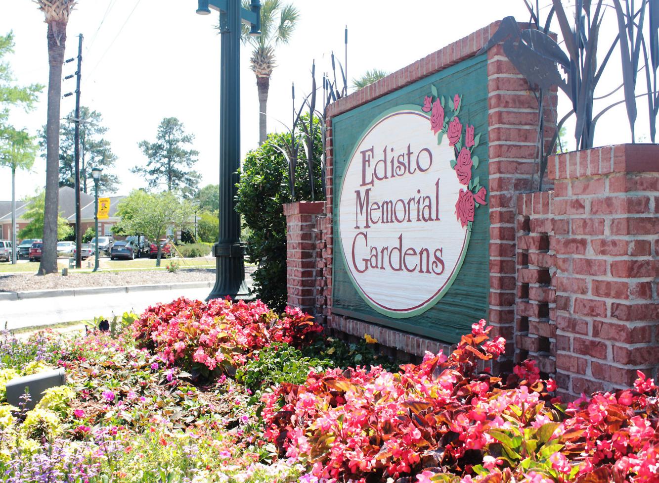 Orangeburg to dedicate new rose garden