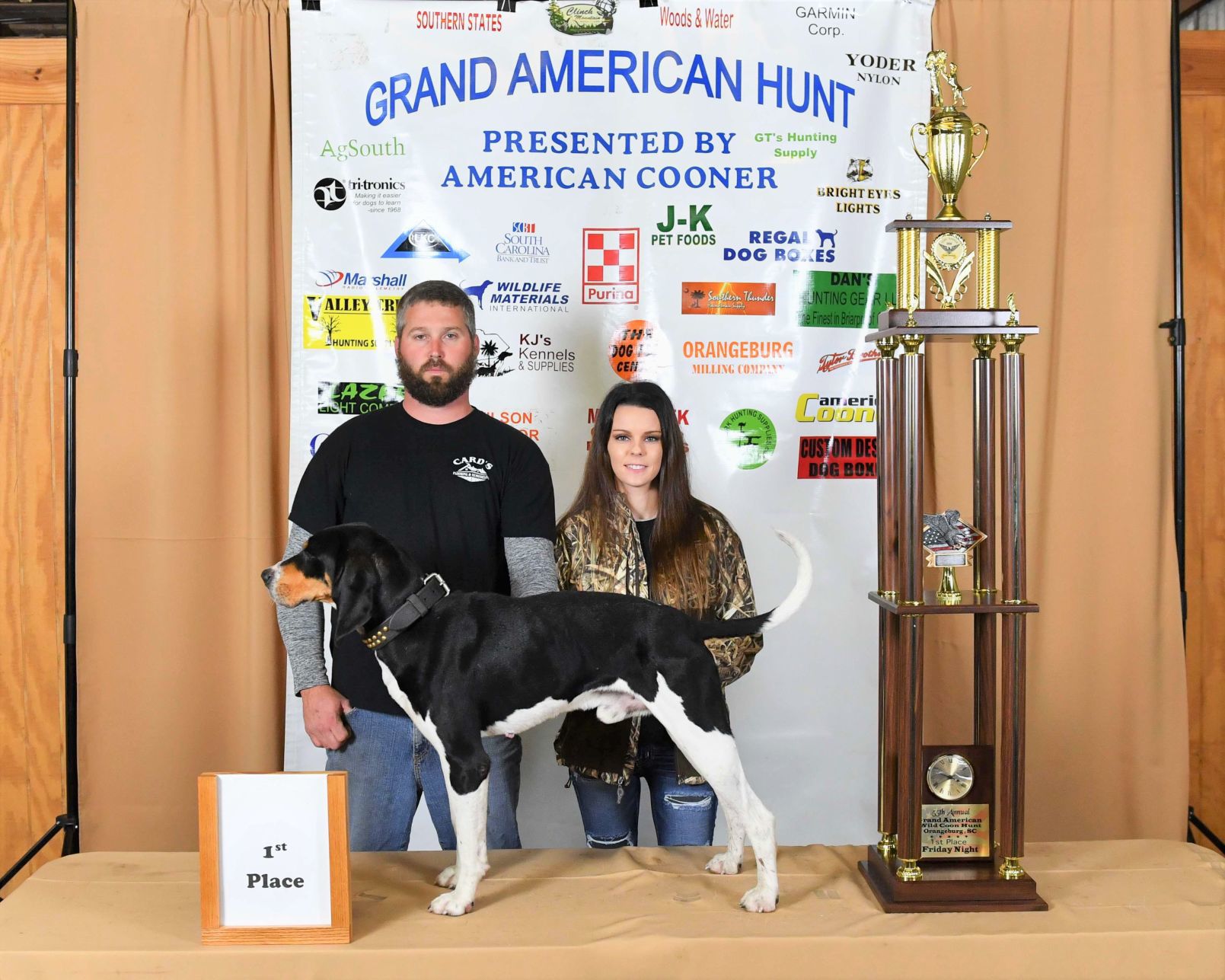 coonhound bench show