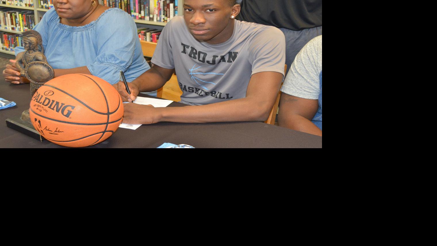 H K T S Gilmore Signs Basketball Scholarship With Daytona State