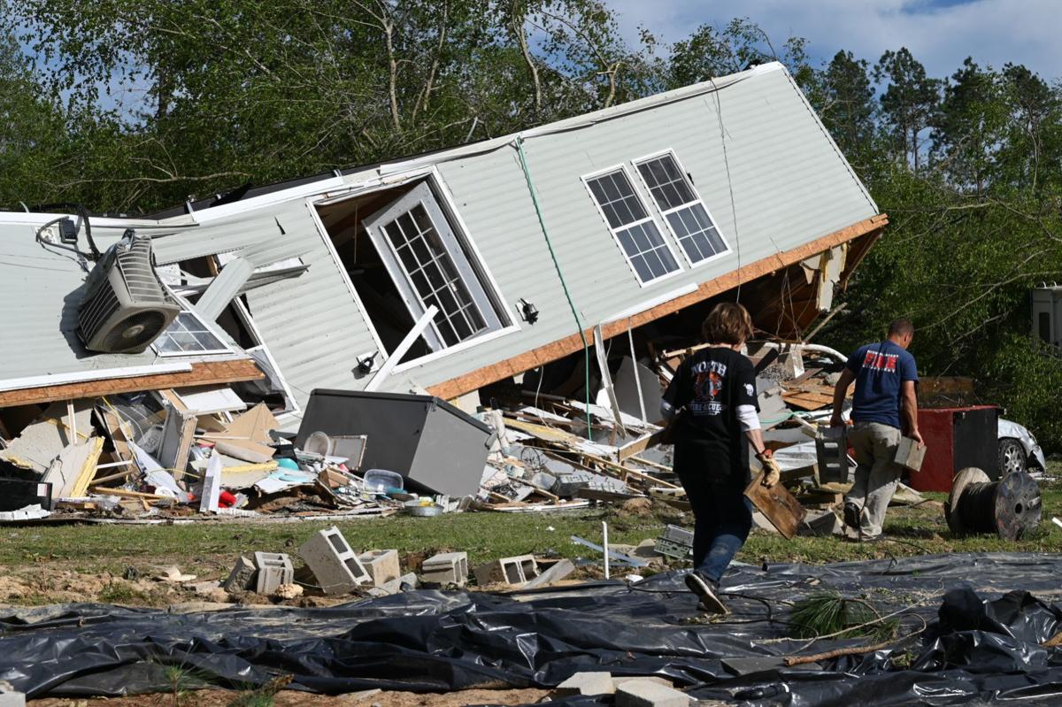 ‘Hearts of love’ reach out after tornadoes; faithbased teams help