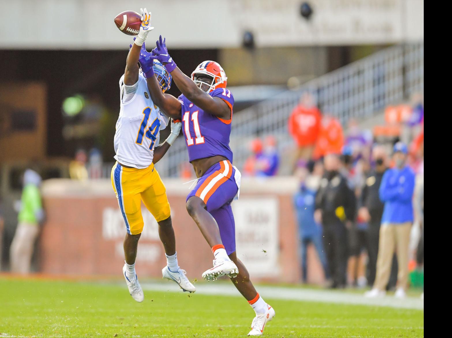 Clemson Football Offense Kobe Pace Setting New Pace At Rb Clemson Tigers Thetandd Com