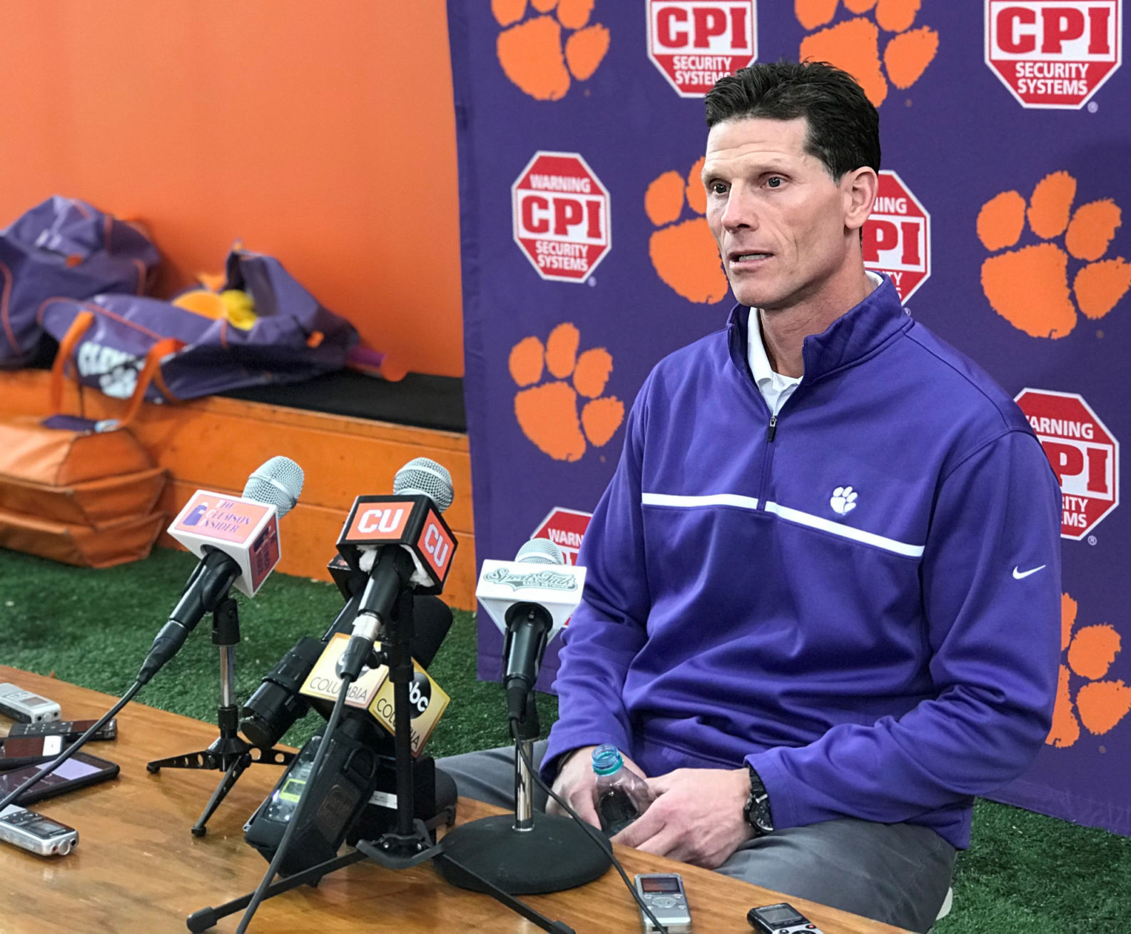 CLEMSON FOOTBALL: Venables Says Focus Is Miami, Not Other Jobs ...