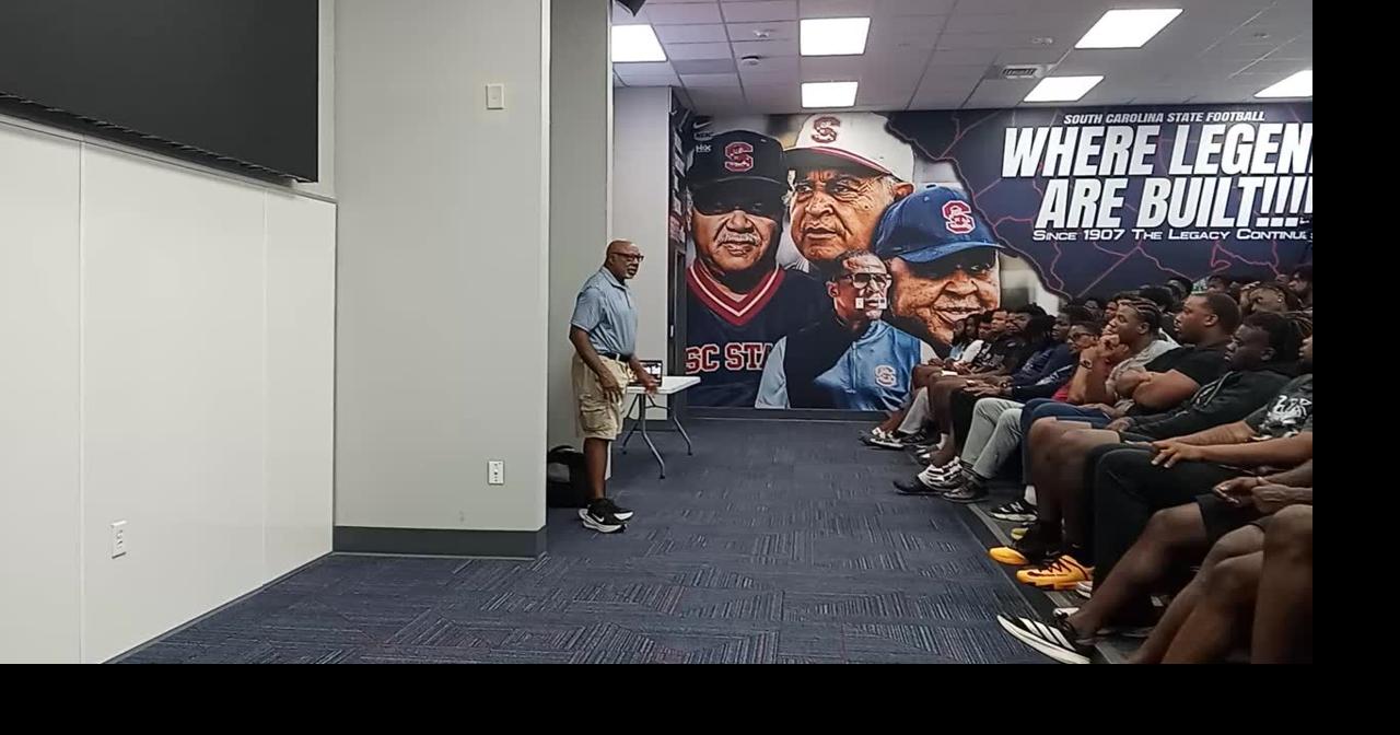 Shell shares his story of faith and football to current Bulldogs