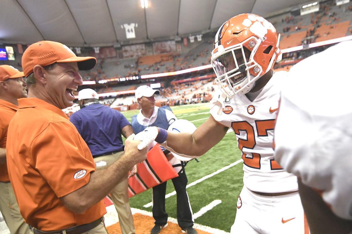 Clemson Football Tiger Offense Just Not Quite In Rhythm