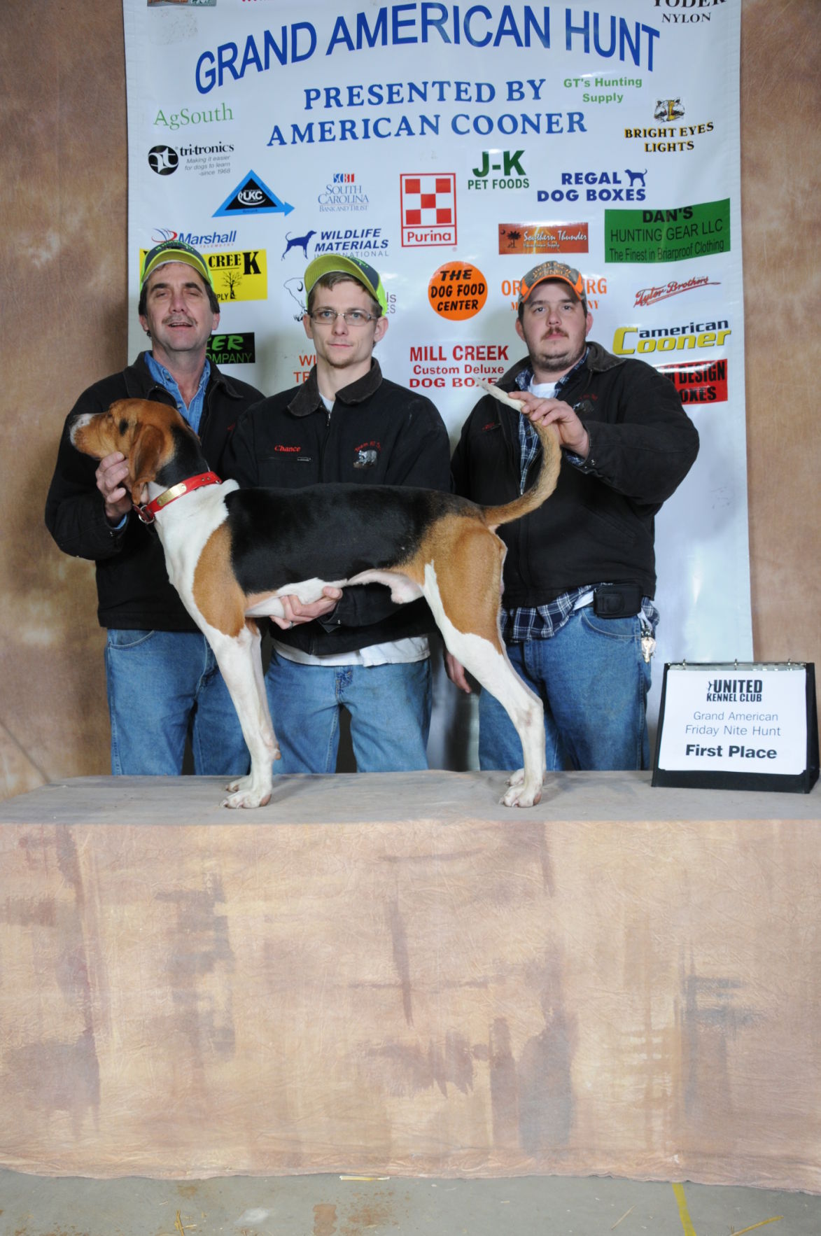 A Grand Saturday Coon hunt events draw big crowd following Friday