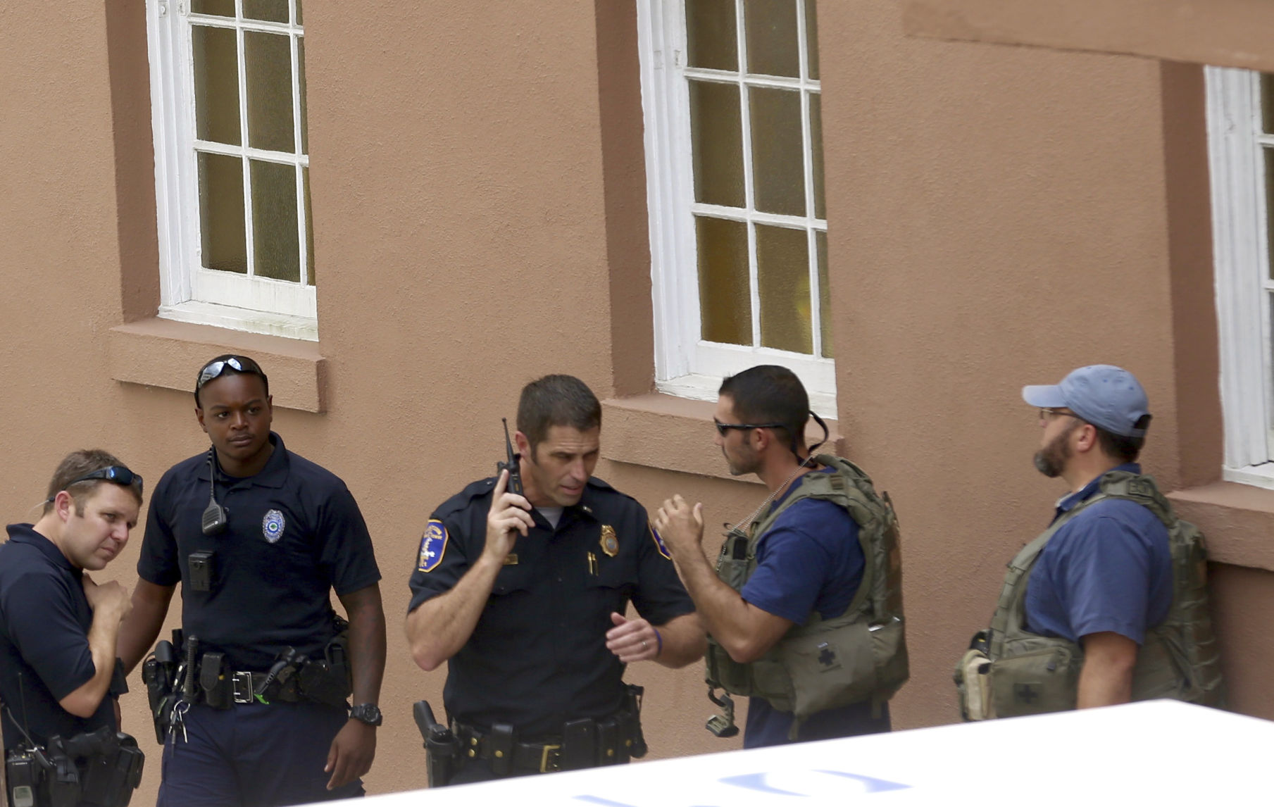 1 person shot, hostage situation underway in downtown Charleston 1 person shot, hostage situation underway in downtown Charleston