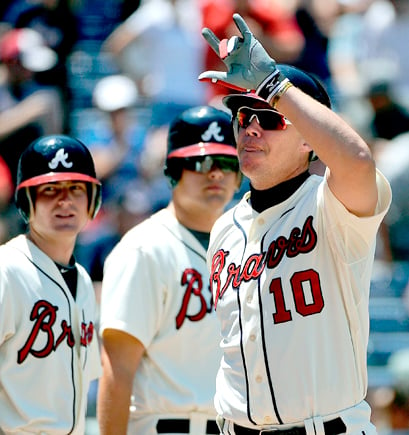 Braves complete sweep, beat Halladay and Phillies 6th straight time