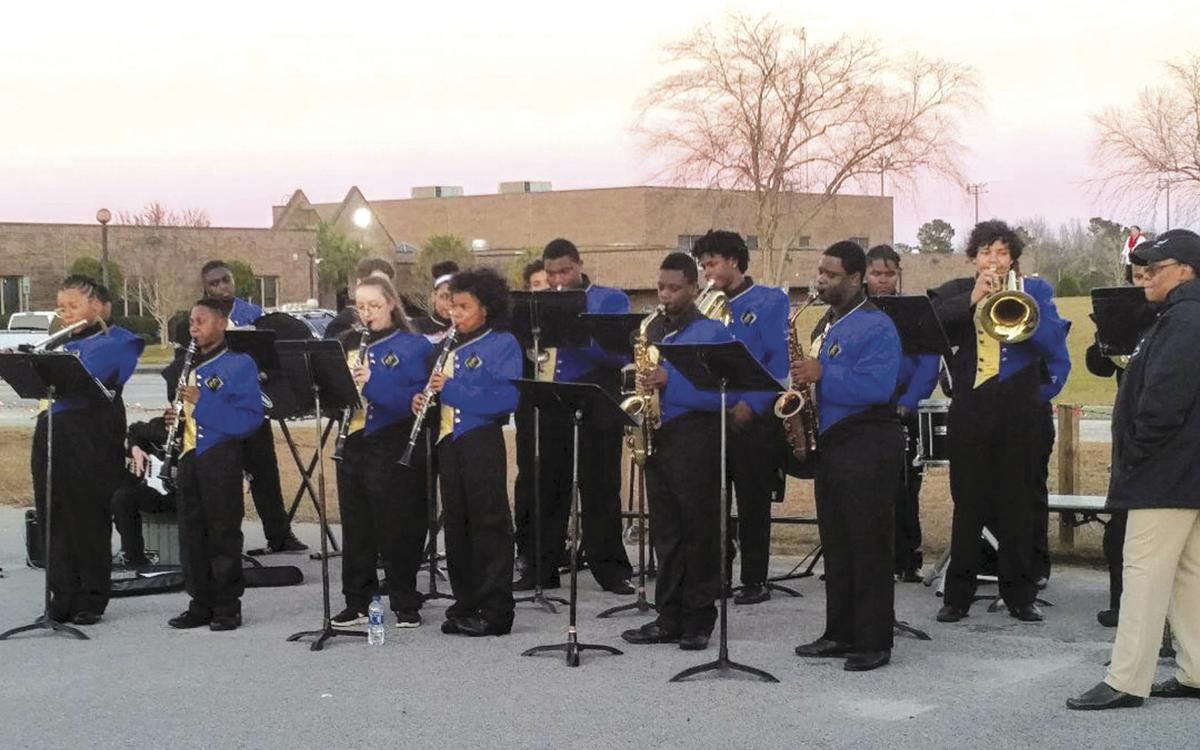 Edisto High School celebrates Christmas with first tree lighting