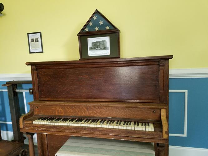 Mayor's mission Rowesville town hall doubling as museum