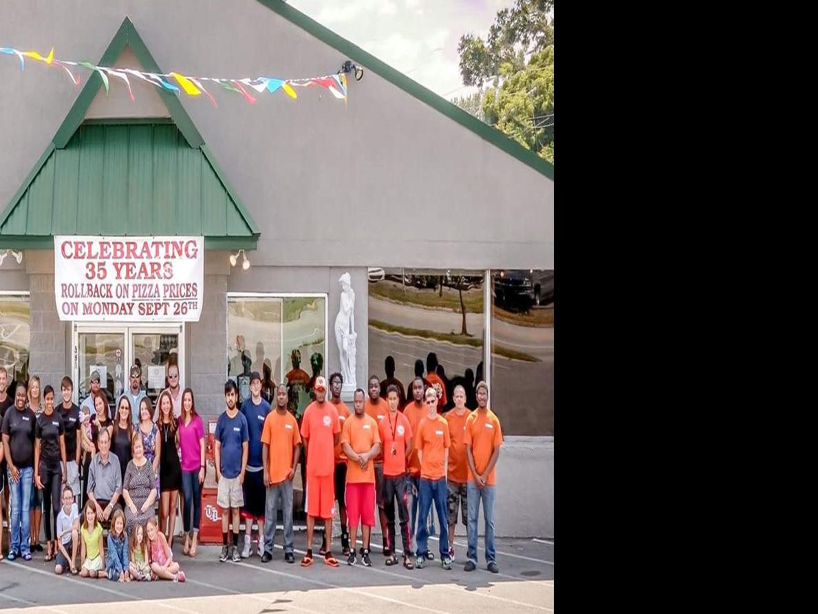 Same As The Old Days Original House Of Pizza Celebrates 35 Years Local Thetandd Com