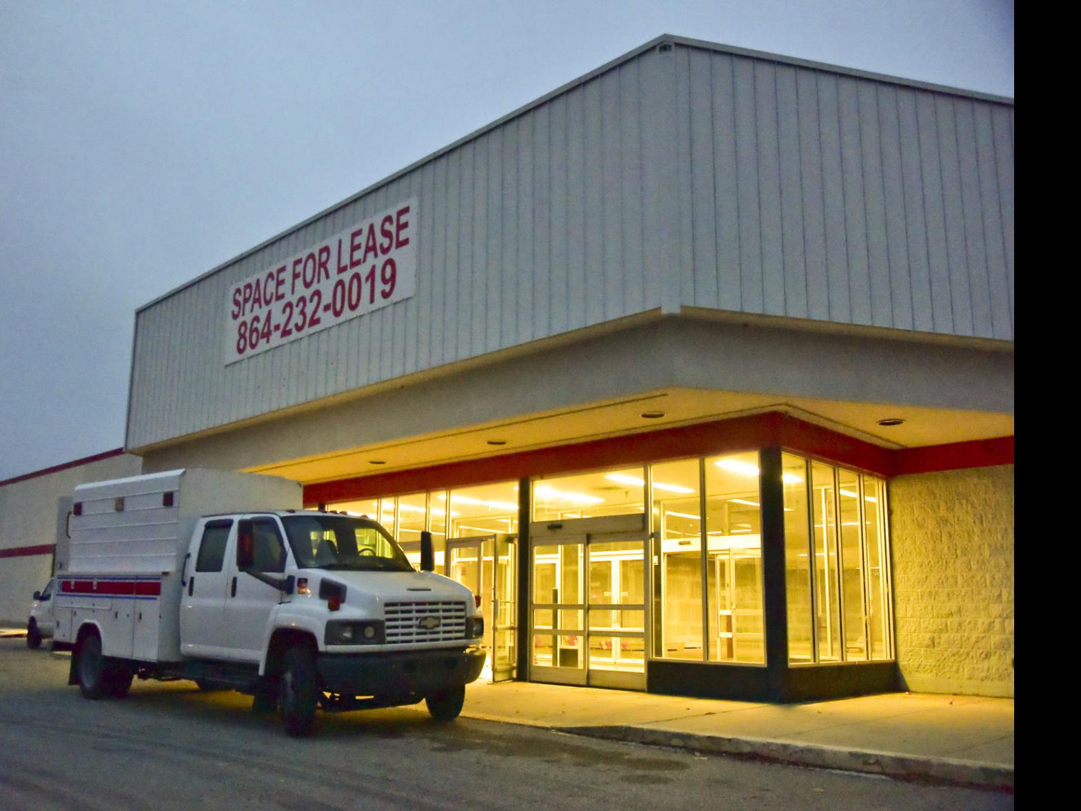 Ollie S Bargain Outlet And Badcock Furniture To Locate In Former Kmart News Thetandd Com