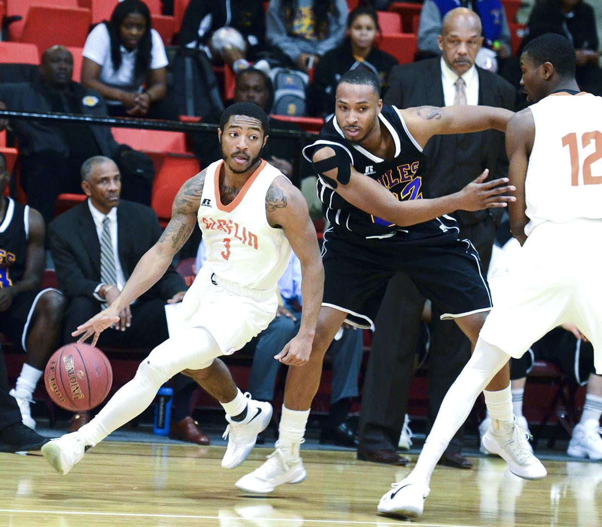 Claflin men extend win streak