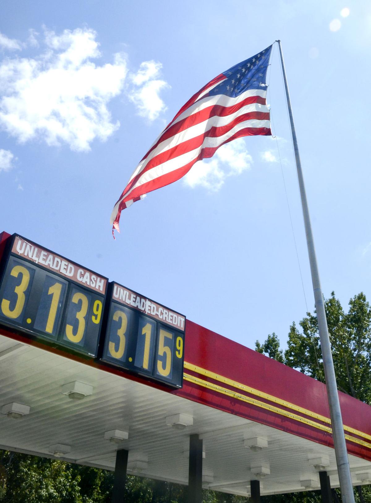 100 objects day 81 american flag waves big over old edisto drive thetandd com american flag waves big over old edisto
