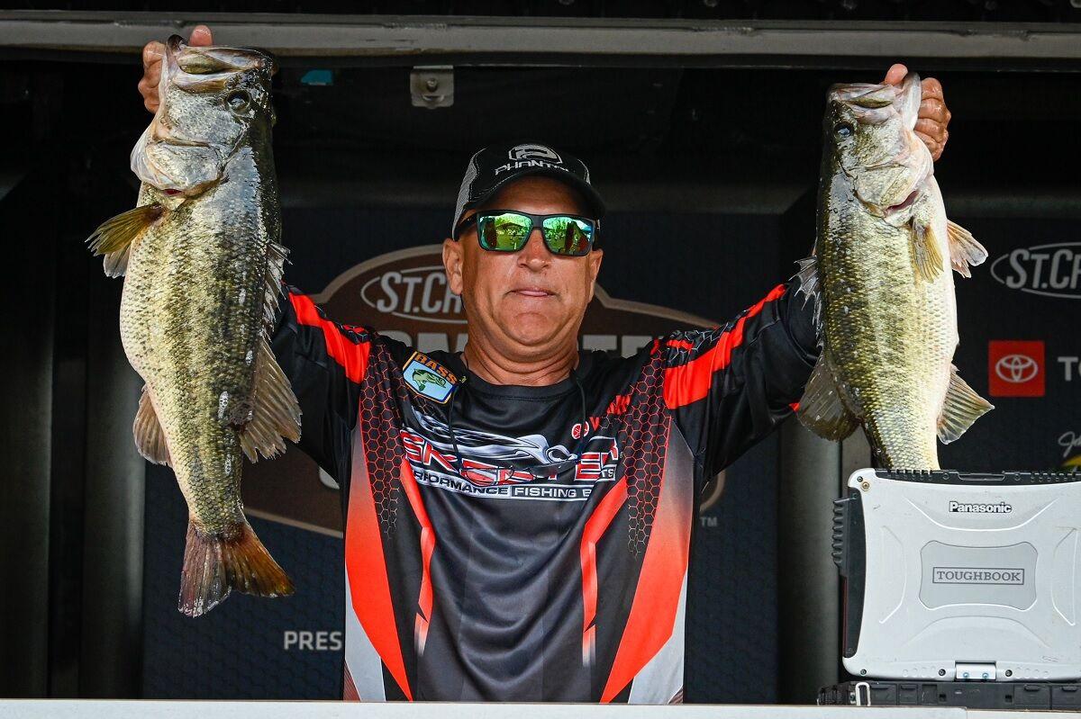 Hutson leads at Bassmaster Open on Santee Cooper Lakes