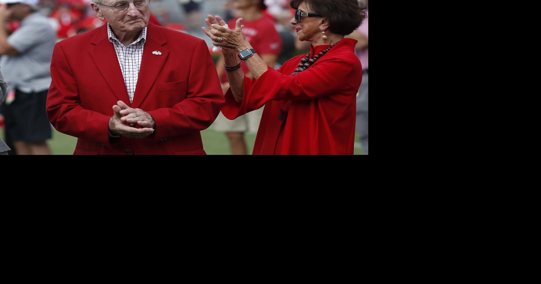 Vince Dooley, longtime football coach, dies at 90