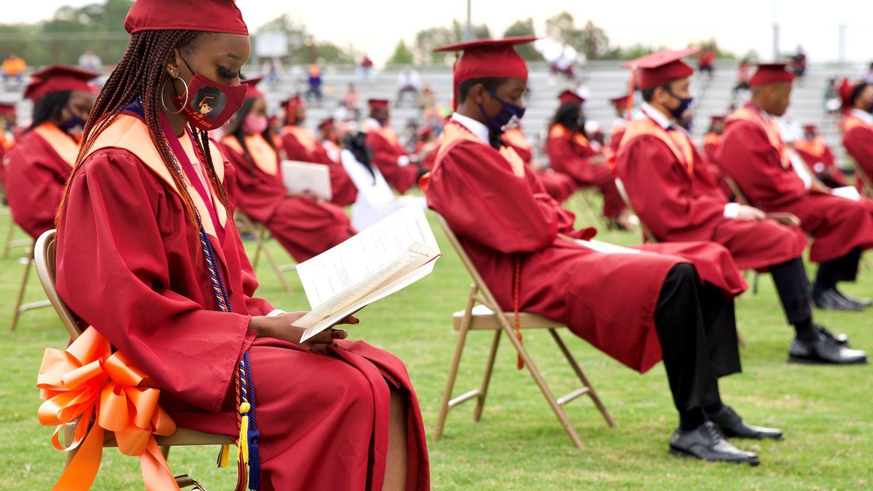 Orangeburg district allowing schools to hold outdoor graduations - Vimarsana News