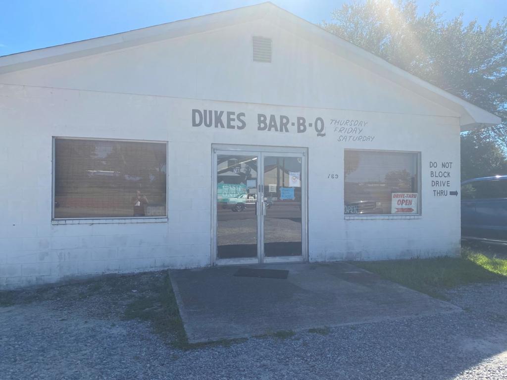 Dukes Bar B Q Not Going Nowhere N Charleston Business Closing After 67 Years Local Thetandd Com