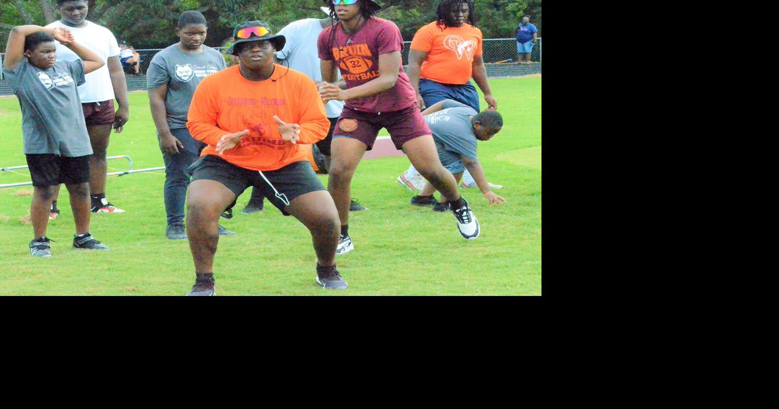 HIGH SCHOOL FOOTBALL OW closes summer with youth camp