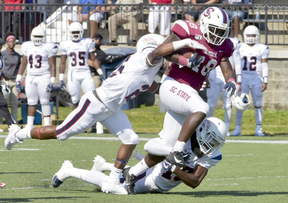 James runs the ball for Bulldogs