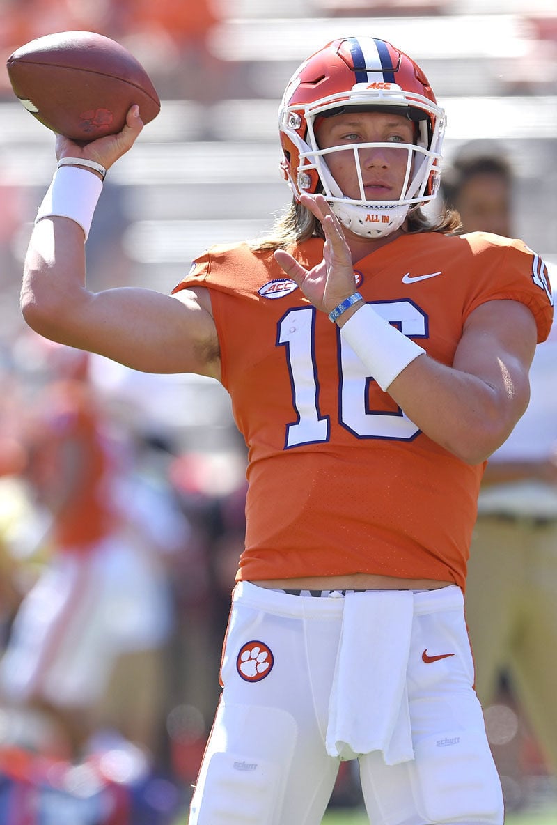 Clemson Football Freshman Qb Lawrence Lives Up To Hype