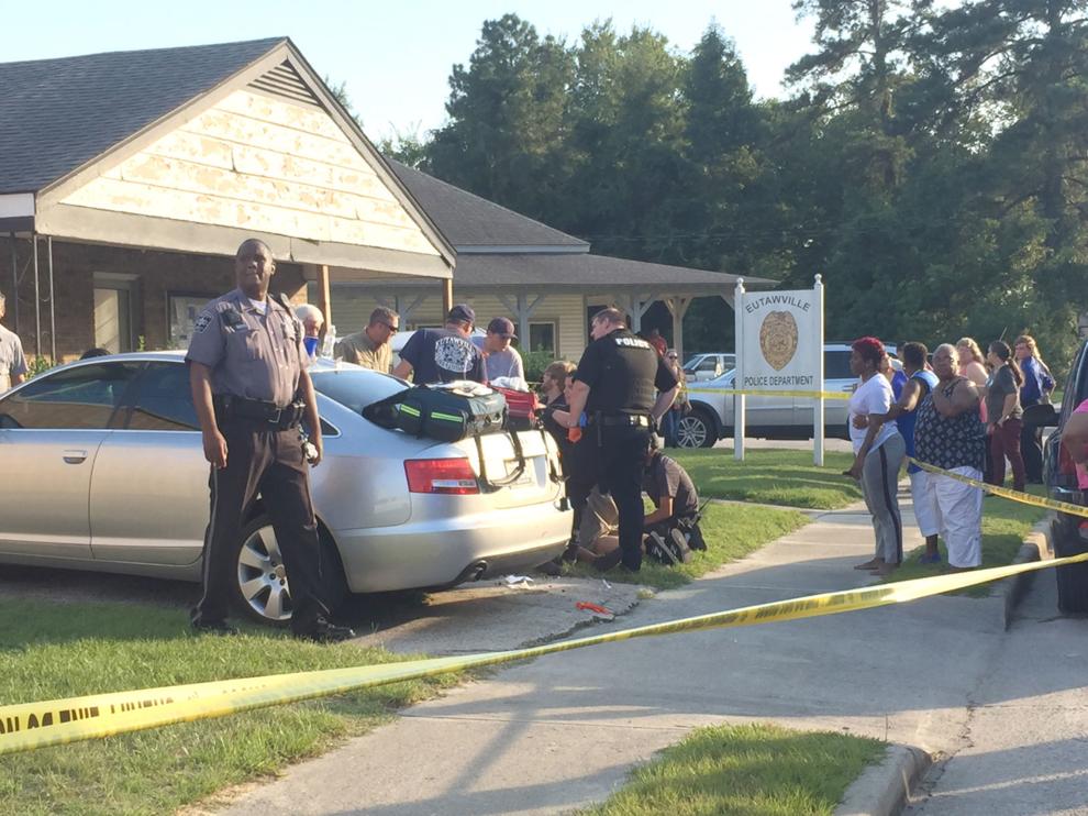 Coroner Eutawville man died of gunshot to stomach