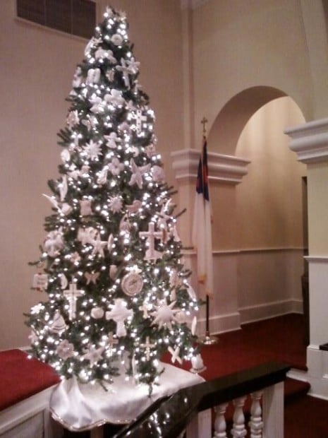 Symbols Of Christ Chrismon Tree Decorations Hold True Spirit Of Holiday Faith And Values Thetandd Com