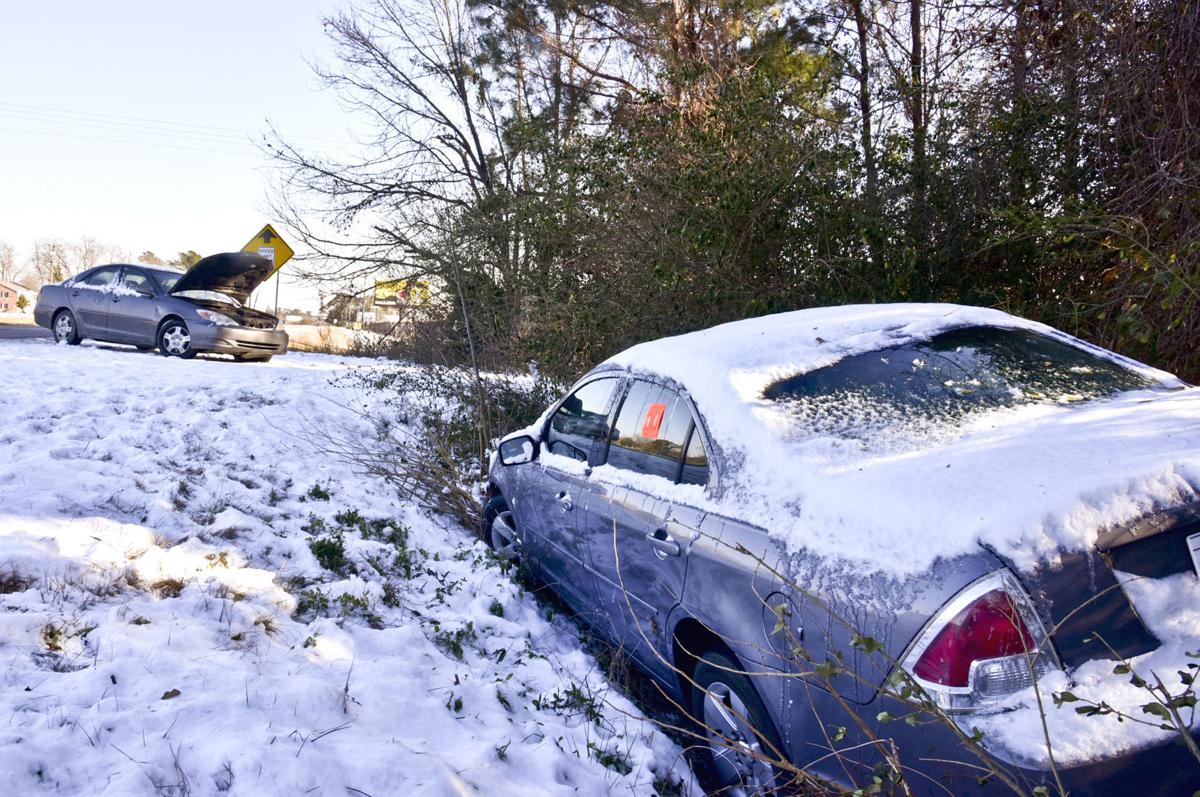 Snow Ice Push Cars Off Roads News Thetandd Com