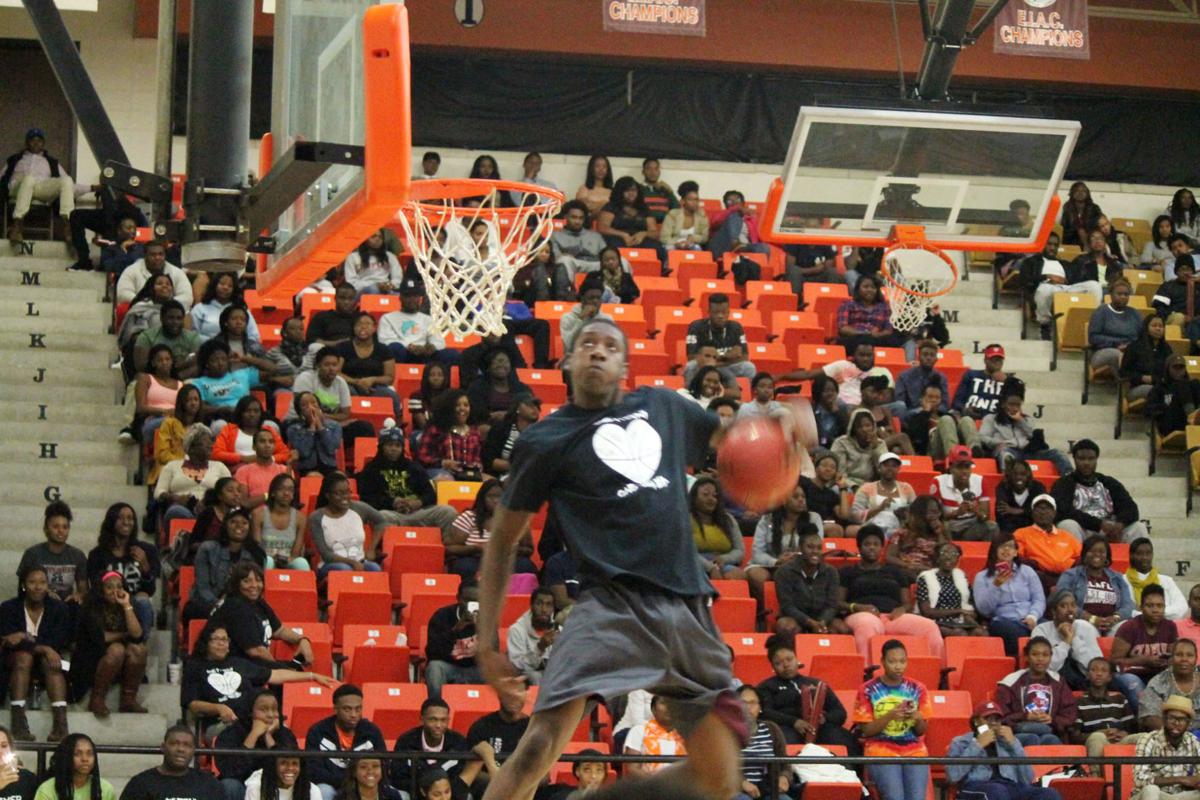 Claflin University Basketball Panther Madness Claflin Thetandd Com