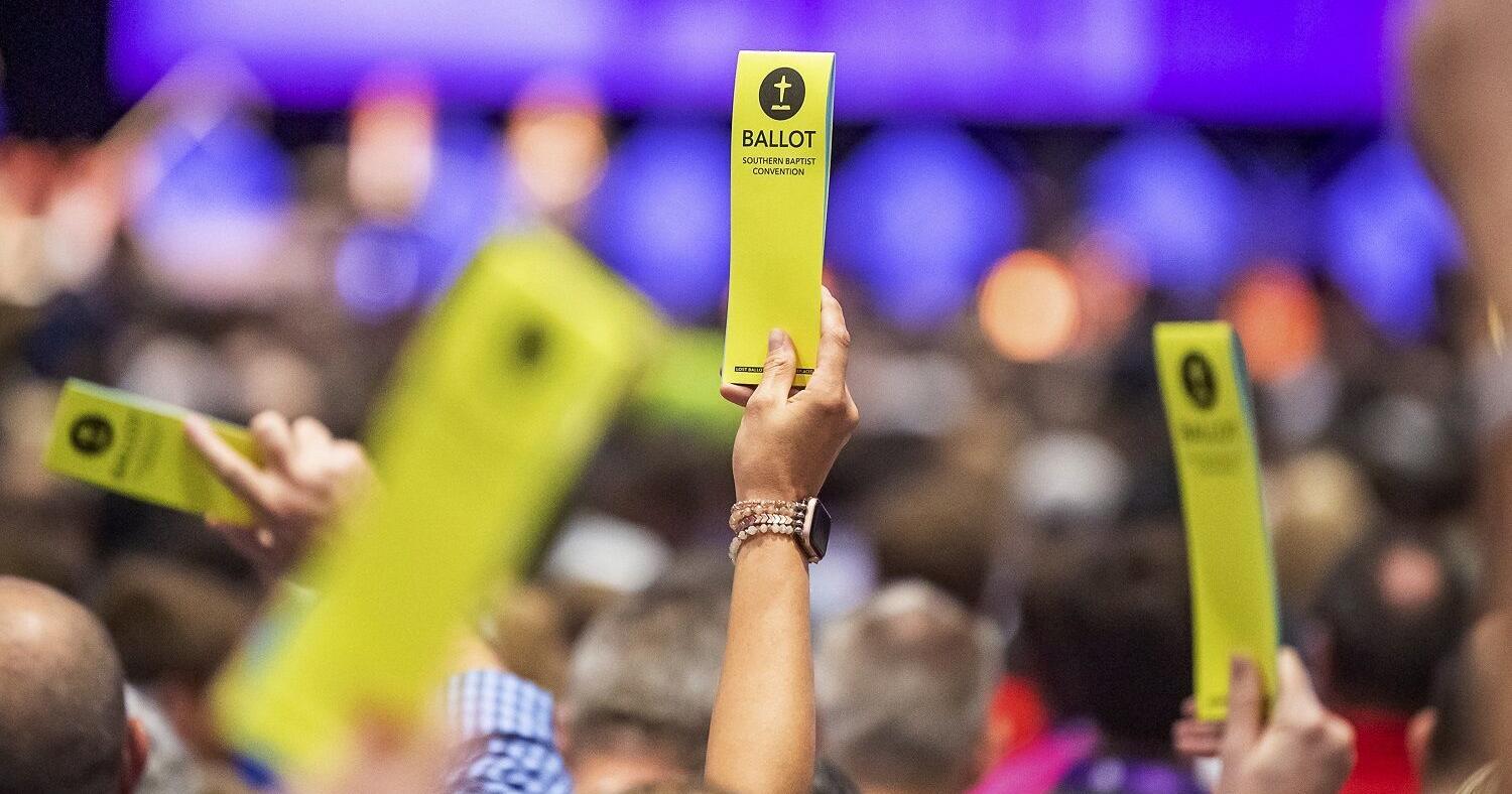 Southern Baptists refuse to take back megachurch because it has women pastors - Vimarsana News