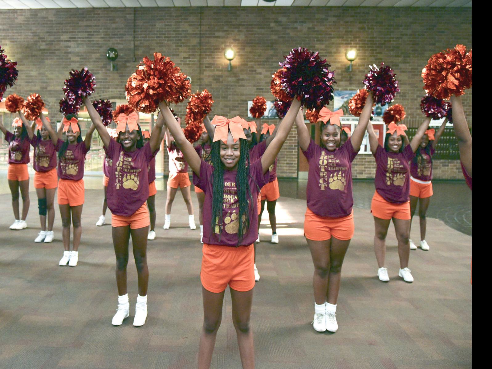 Cheering For A Big Crowd O W Varsity Jv Squads To Perform At Nfl Game Local Thetandd Com