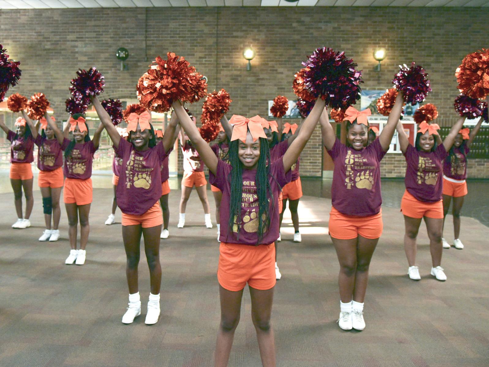 Cheering For A Big Crowd O W Varsity Jv Squads To Perform At Nfl Game Local Thetandd Com