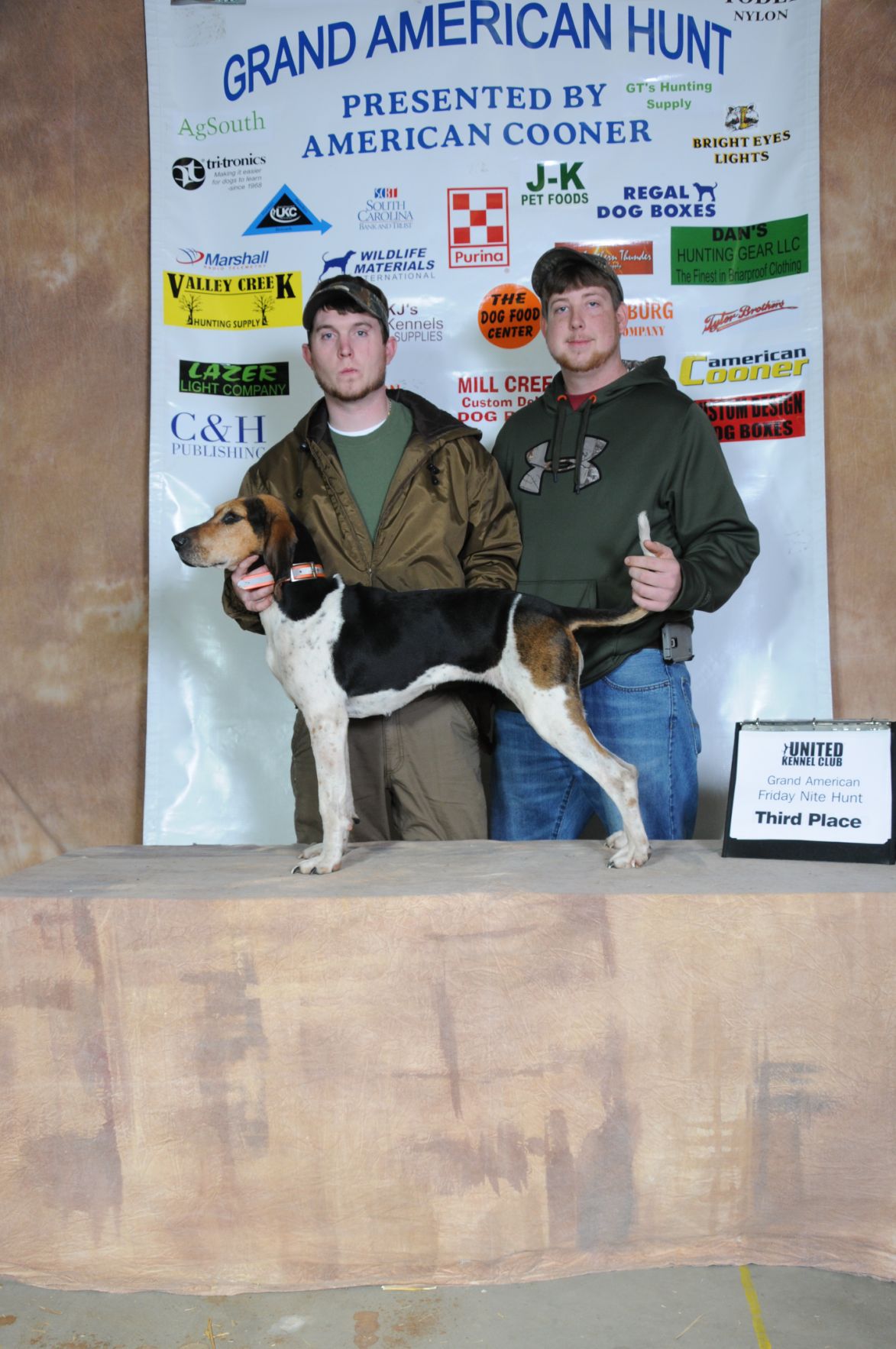 A Grand Saturday Coon hunt events draw big crowd following Friday