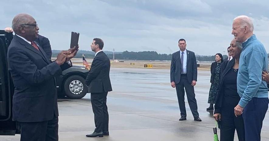 Clyburn 'companion' on campaign payroll - Vimarsana News