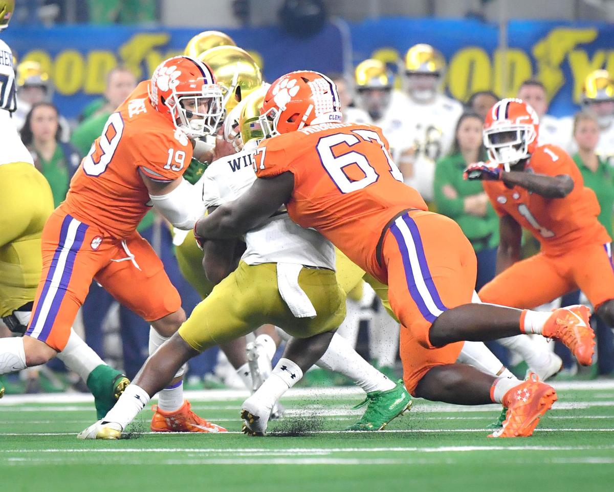 Huggins Plays Big Role For Dominating Defense Clemson
