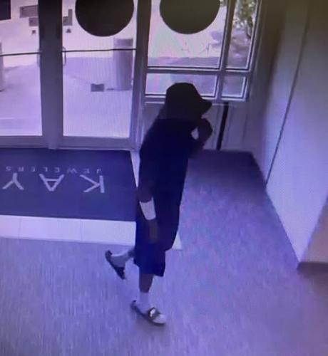 Robber: Are the gold chains real?