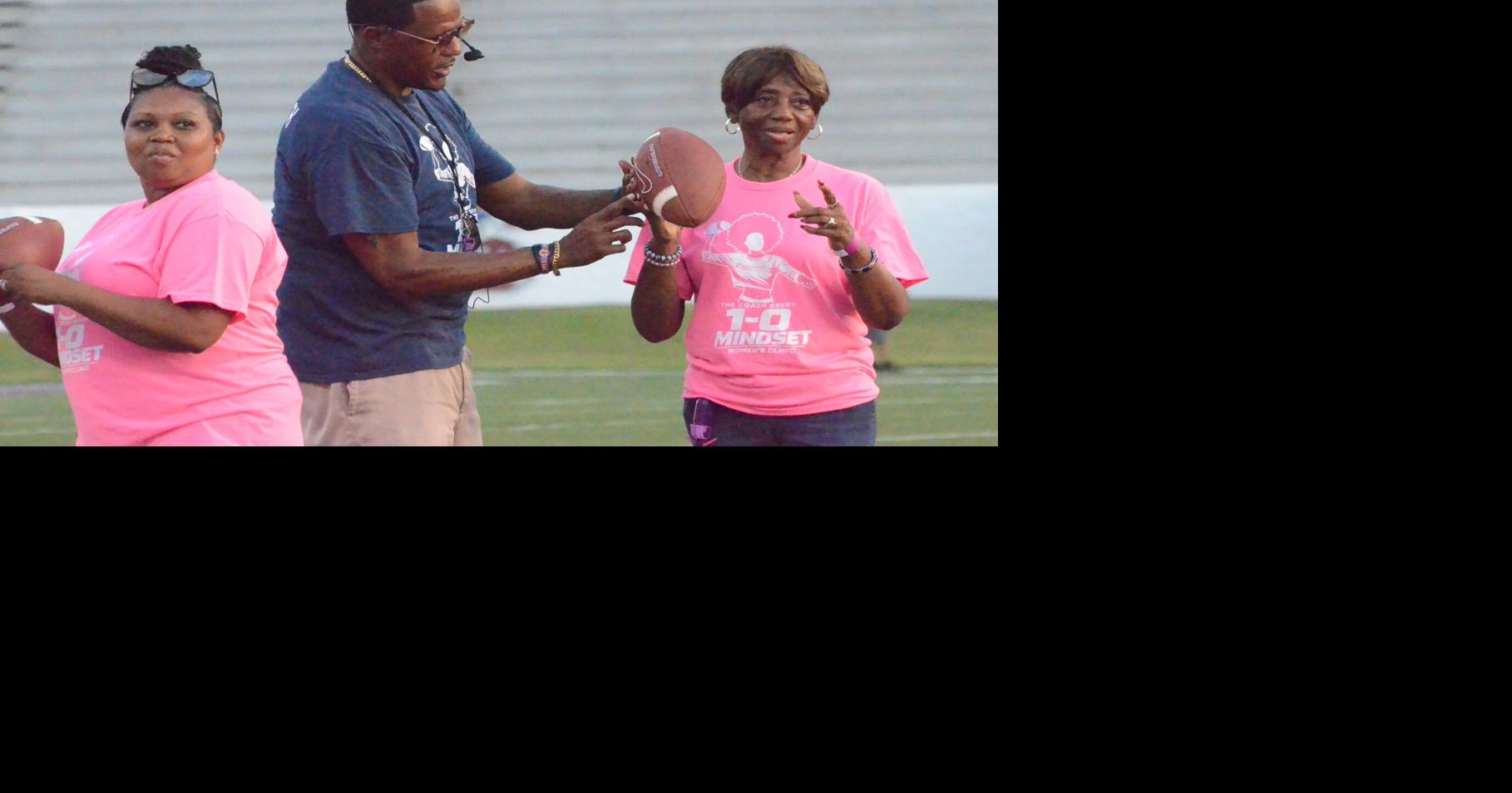 Berry holds Ladies Clinic at South Carolina State
