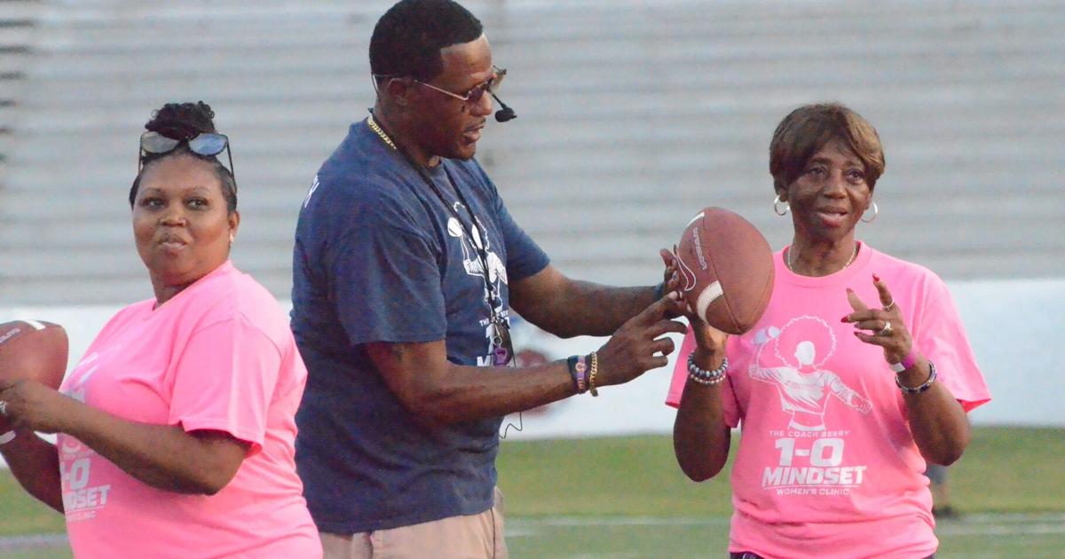 Berry holds Ladies Clinic at South Carolina State