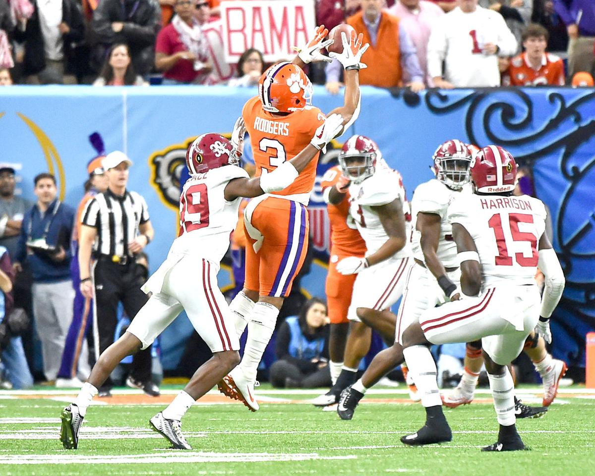 Clemson S Simmons Is Iptay Athlete Of Year Clemson Tigers