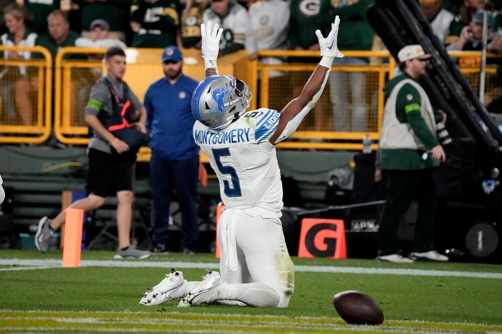 Lions beat Packers to take early lead of NFC North