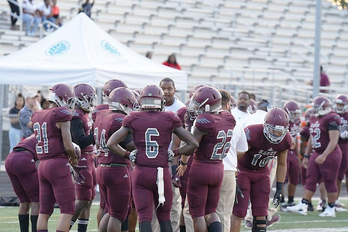 Davis speaks to Pelion team