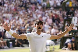 Alcaraz tops Djokovic for 2nd Wimbledon title