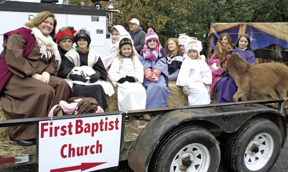 2022 Livingston Tn Christmas Parade Former NFL standout leads 50unit North Christmas Parade Features