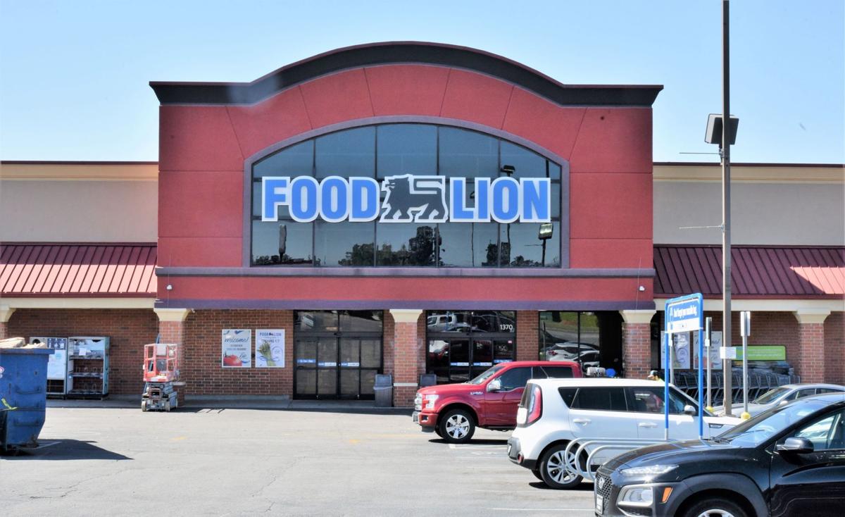 The Return Of Food Lion New Supermarket Will Open April 7 At Grove Park Site Local Thetandd Com [ 734 x 1200 Pixel ]
