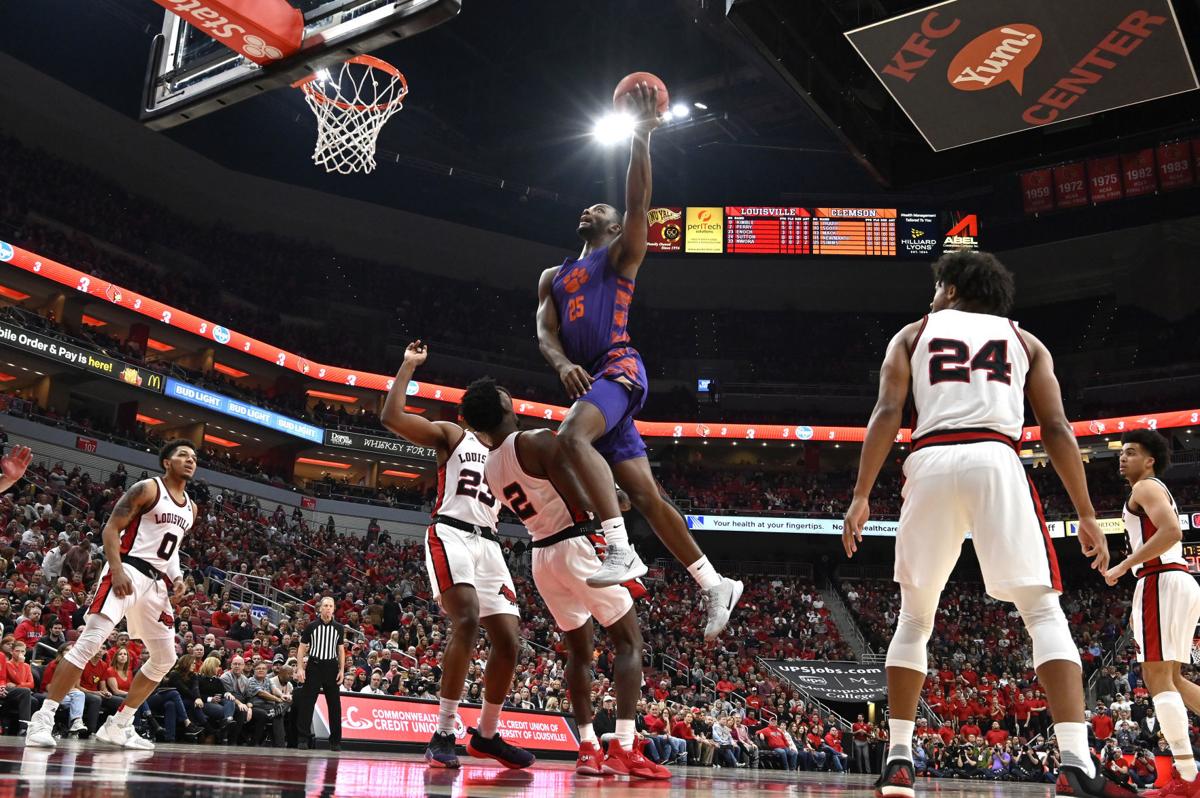 In Photos Tigers Fall To Cards Clemson Tigers Thetandd Com