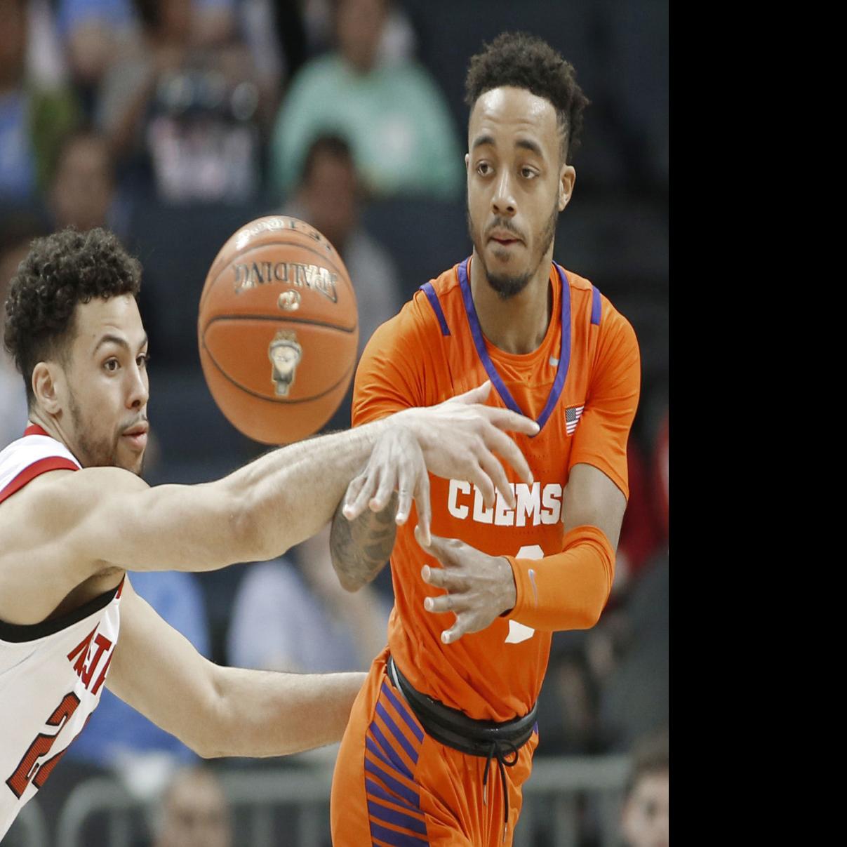 Johnson Helps Nc State Edge Clemson 59 58 In Accs Clemson Tigers