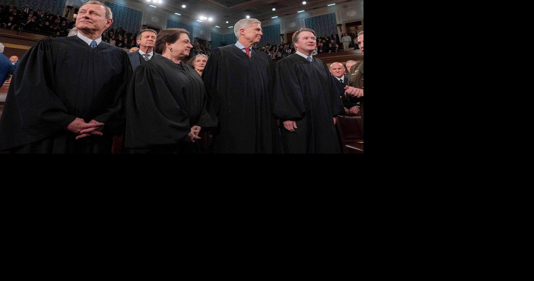 Chief Justice John Roberts Stays Decision Ending Title 42 Illegal ...