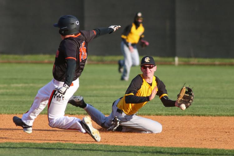 Yellow Jackets drop seasonopener to Clay County Sports